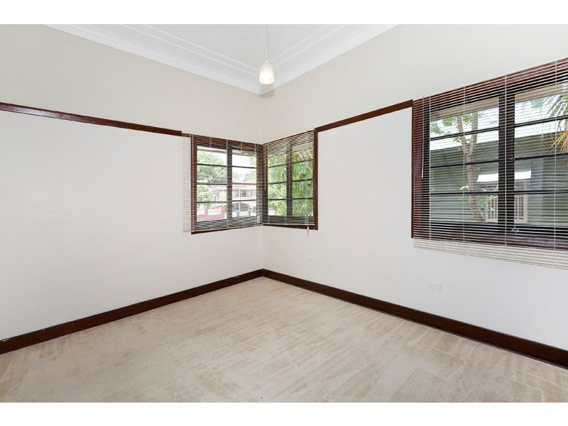 10 Thurlow Street, Newmarket QLD 4051