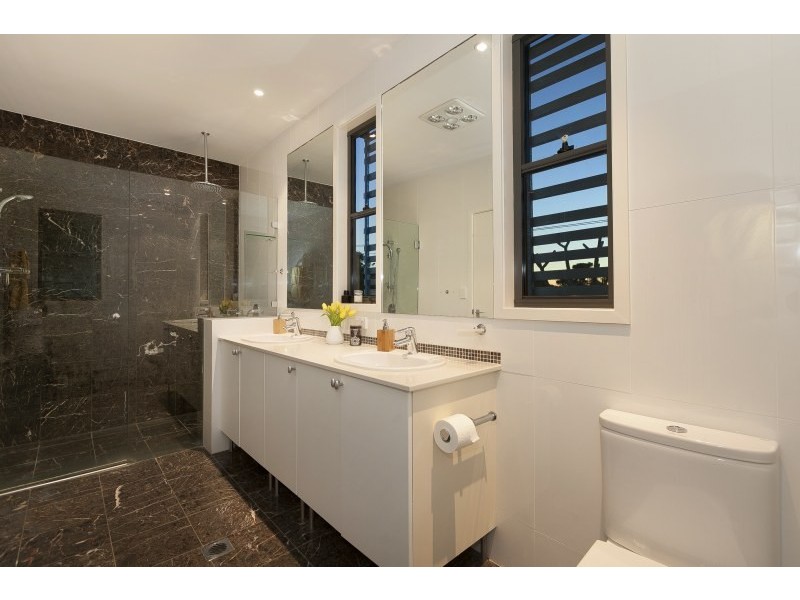 11 Goring Street, Newmarket QLD 4051