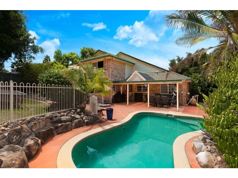 16 Campbell Crescent, Bellbowrie QLD 4070