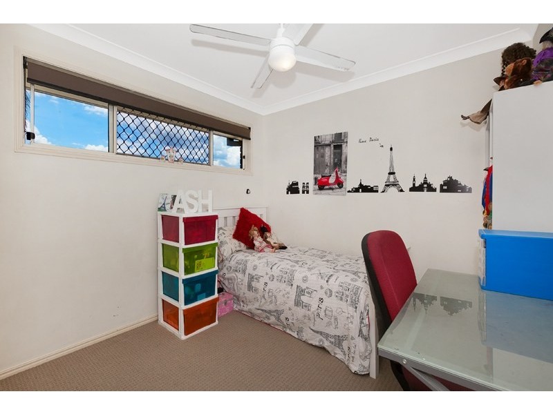 16 Campbell Crescent, Bellbowrie QLD 4070