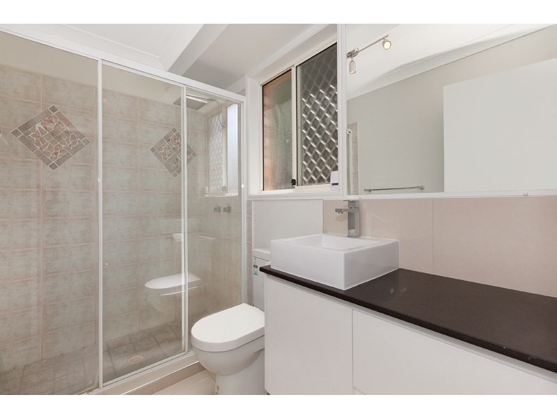 16 Campbell Crescent, Bellbowrie QLD 4070