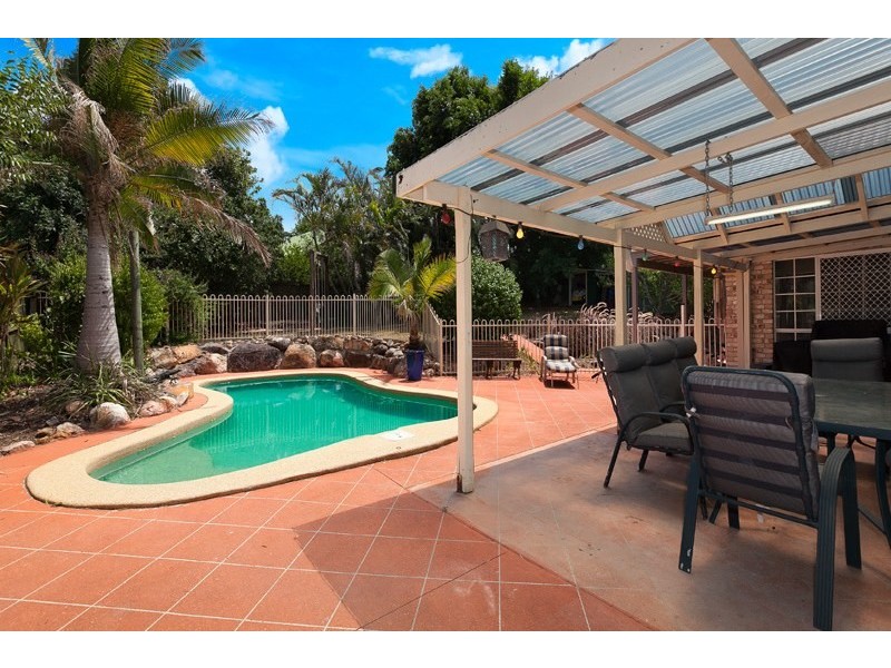 16 Campbell Crescent, Bellbowrie QLD 4070