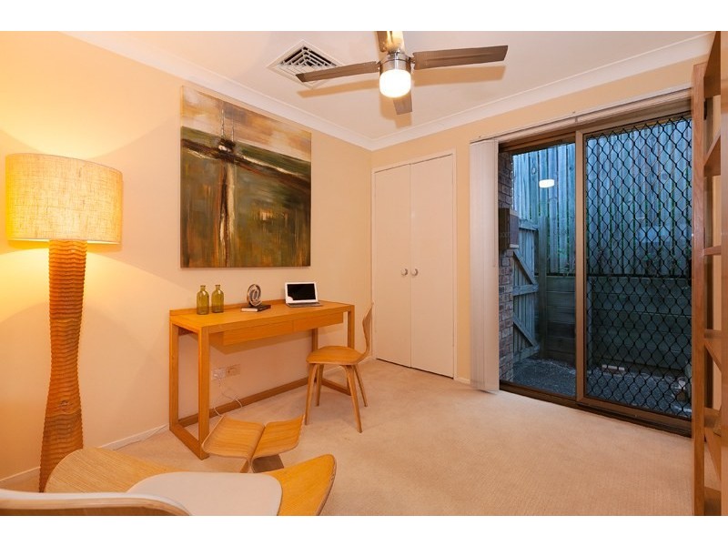 81 Dennis Road, Springwood QLD 4127