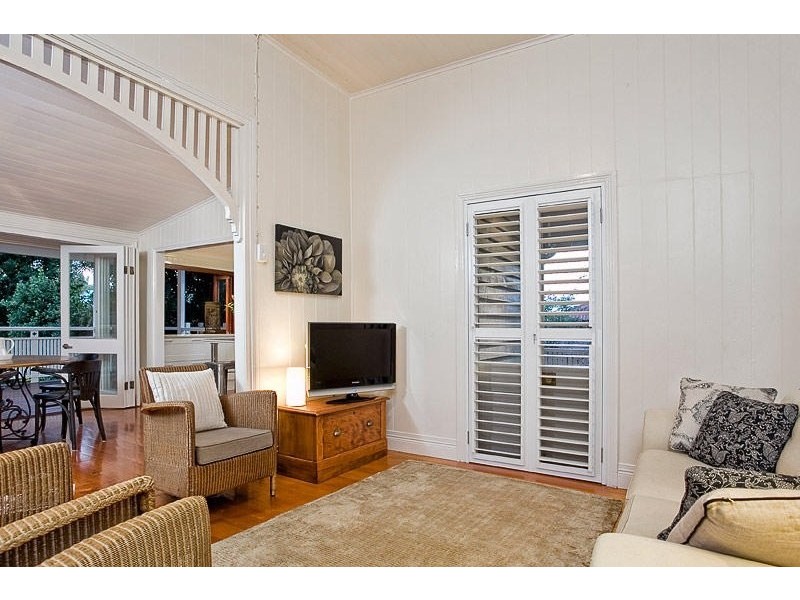 48 Sixth Avenue, Windsor QLD 4030