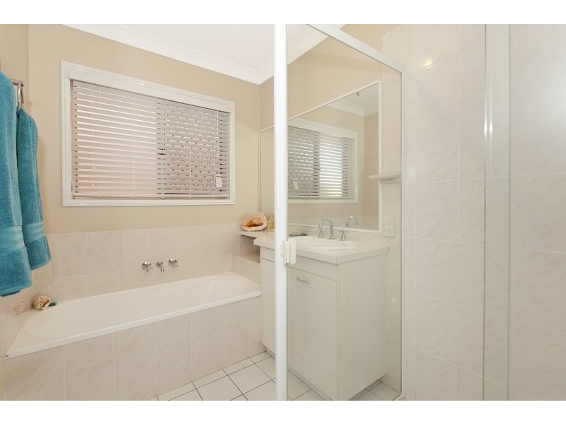 50 Beaufront Place, Forest Lake QLD 4078