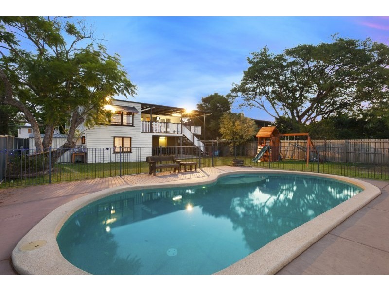 10 Greenslade Street, Tingalpa QLD 4173