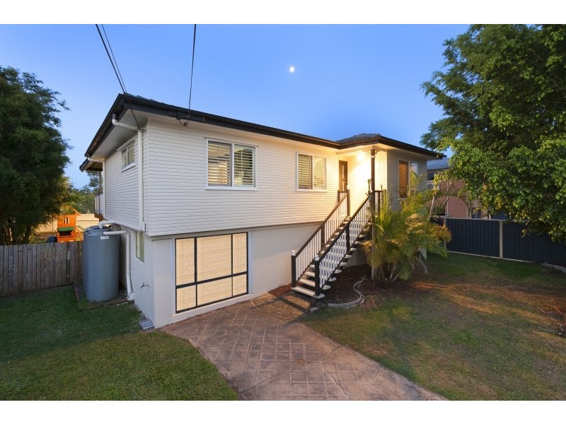 10 Greenslade Street, Tingalpa QLD 4173