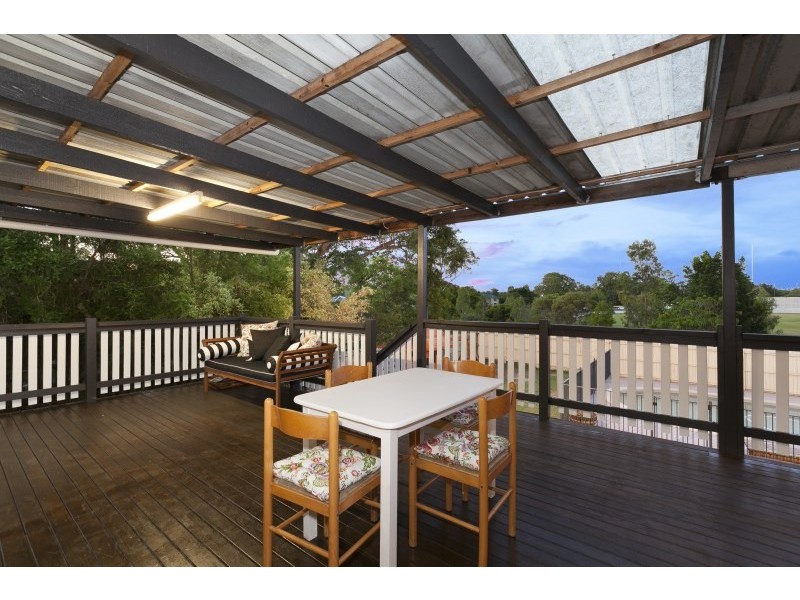 10 Greenslade Street, Tingalpa QLD 4173