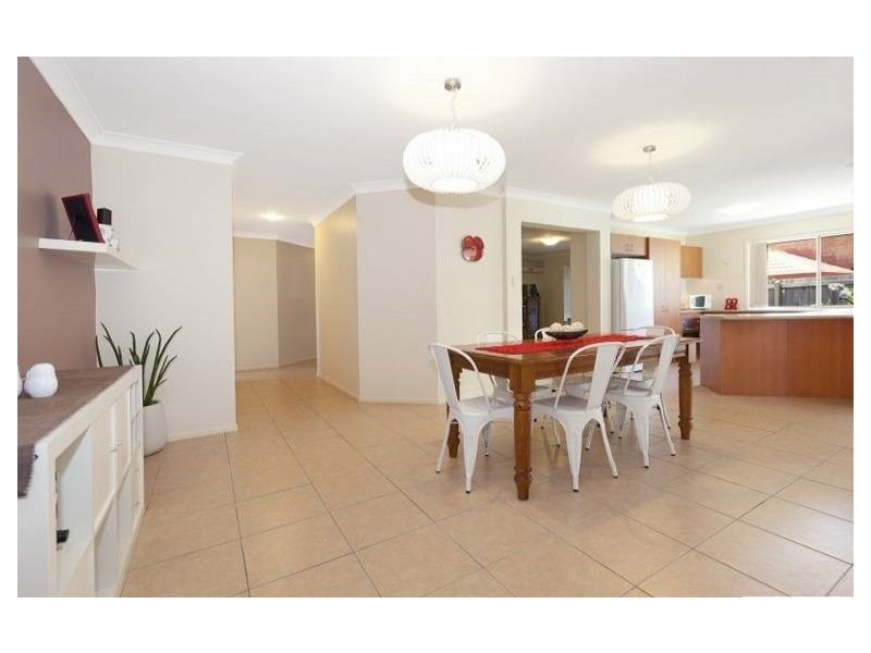 25 Yaggera Place, Bellbowrie QLD 4070