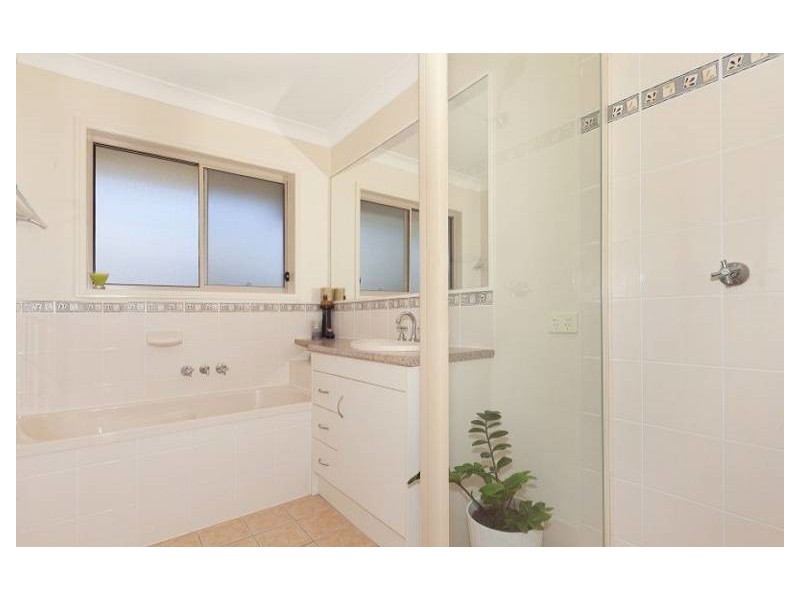 25 Yaggera Place, Bellbowrie QLD 4070