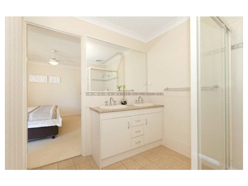25 Yaggera Place, Bellbowrie QLD 4070