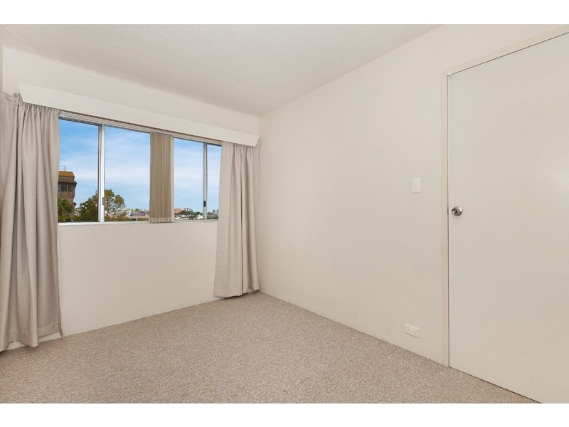 9/179 Kennigo Street, Spring Hill QLD 4000
