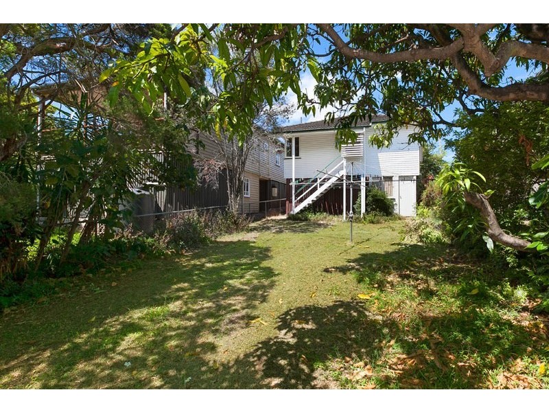 6 Madeline Street, Camp Hill QLD 4152