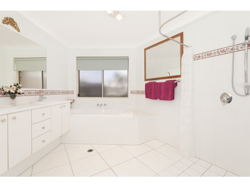 67 Grange Place, Moggill QLD 4070