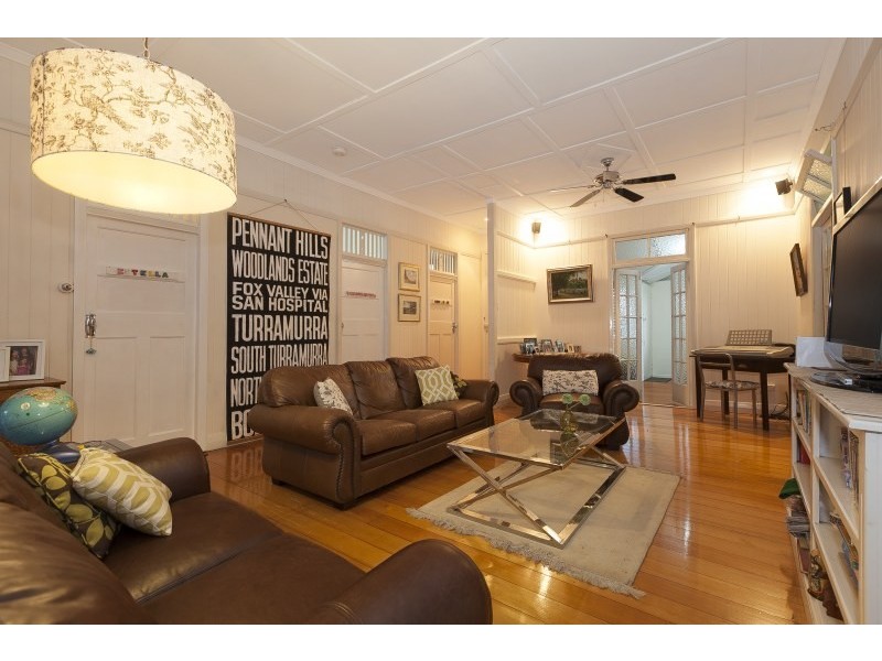 11 Goring Street, Newmarket QLD 4051