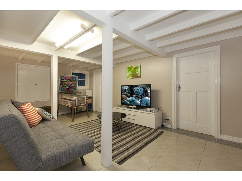 11 Goring Street, Newmarket QLD 4051