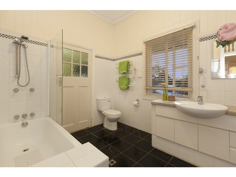 11 Goring Street, Newmarket QLD 4051