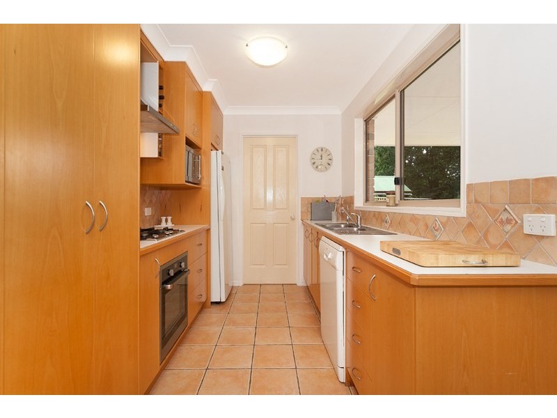 18 Bloomsbury Crescent, Moggill QLD 4070