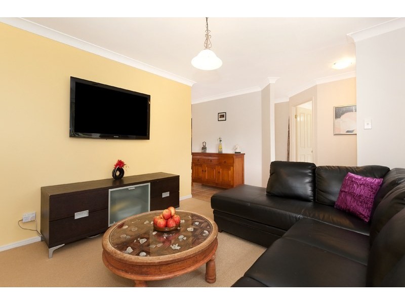 18 Bloomsbury Crescent, Moggill QLD 4070