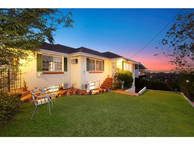 42 Kneale Street, Holland Park West QLD 4121