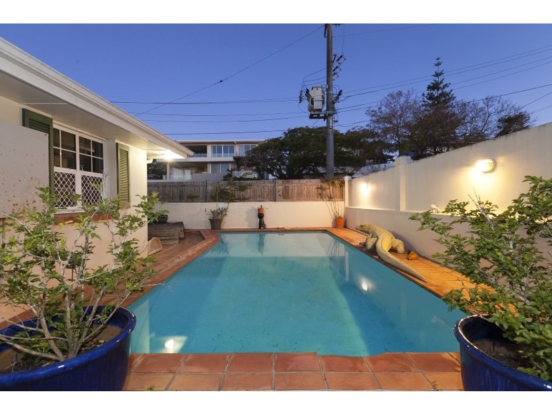 42 Kneale Street, Holland Park West QLD 4121