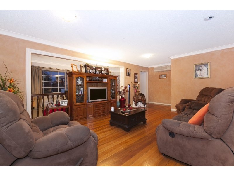 42 Kneale Street, Holland Park West QLD 4121