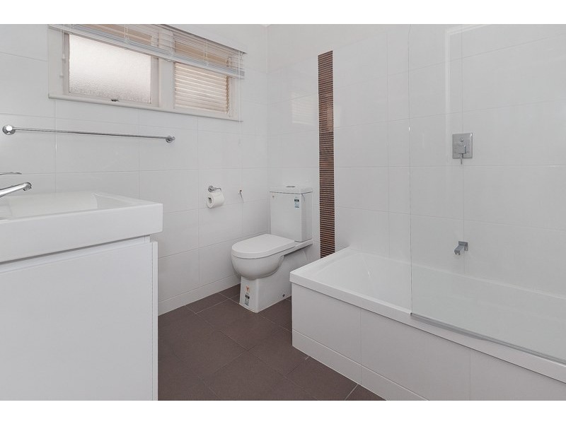 3/11 Henry Street, Greenslopes QLD 4120