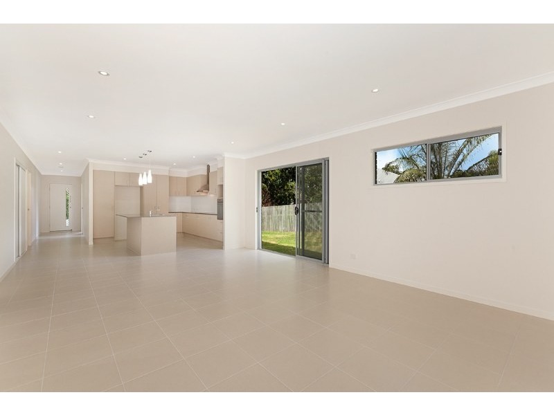 44 Pioneer Crescent, Bellbowrie QLD 4070