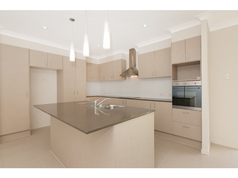 44 Pioneer Crescent, Bellbowrie QLD 4070