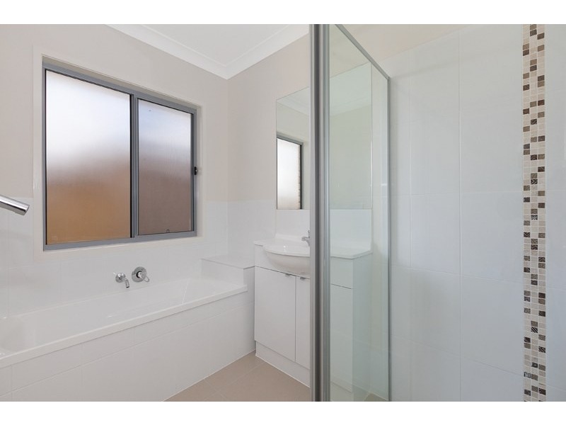 44 Pioneer Crescent, Bellbowrie QLD 4070