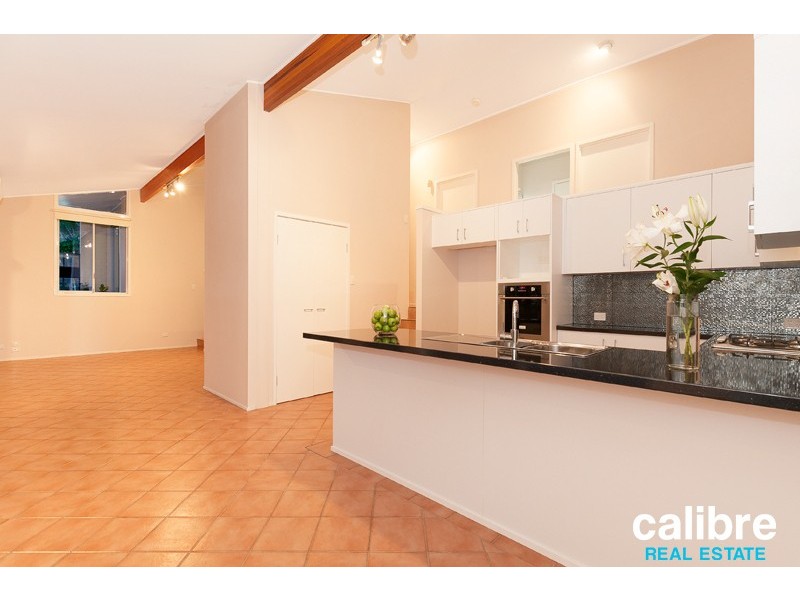 25 Pinkwood Street, Bellbowrie QLD 4070