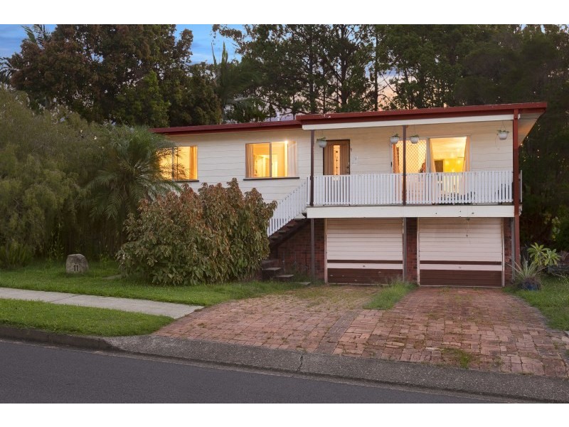 11 Nyora Street, Everton Hills QLD 4053