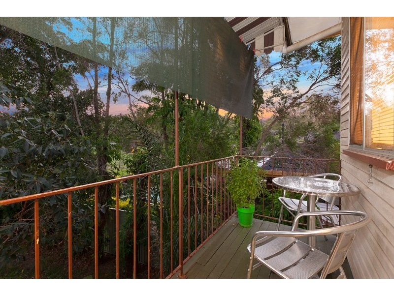 11 Nyora Street, Everton Hills QLD 4053