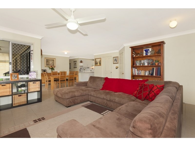 8 Tivoli Place, Forest Lake QLD 4078