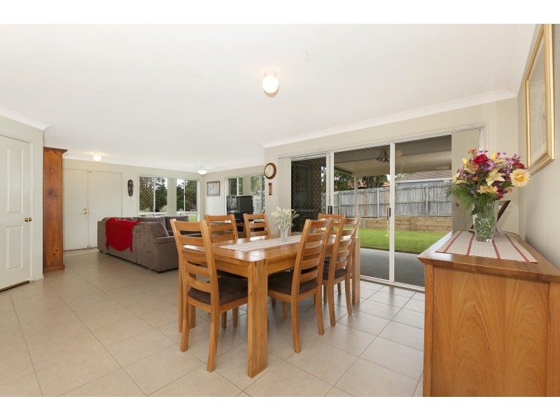 8 Tivoli Place, Forest Lake QLD 4078