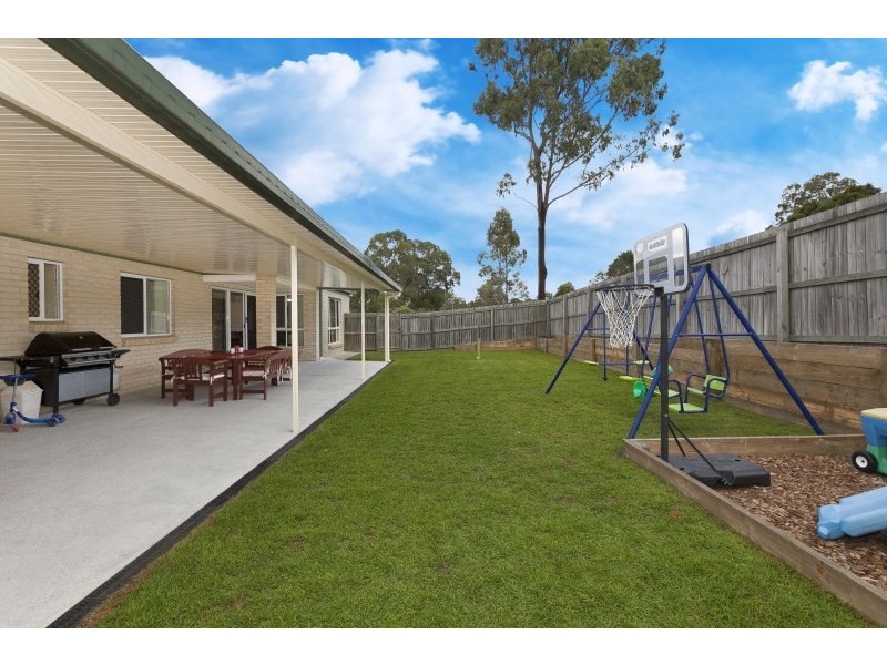8 Tivoli Place, Forest Lake QLD 4078