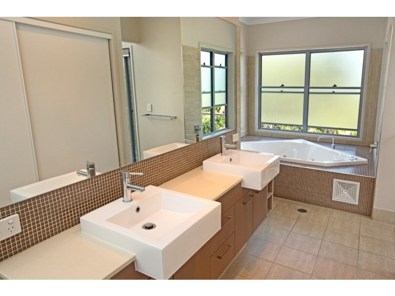 32a Taylor Street, Balmoral QLD 4171