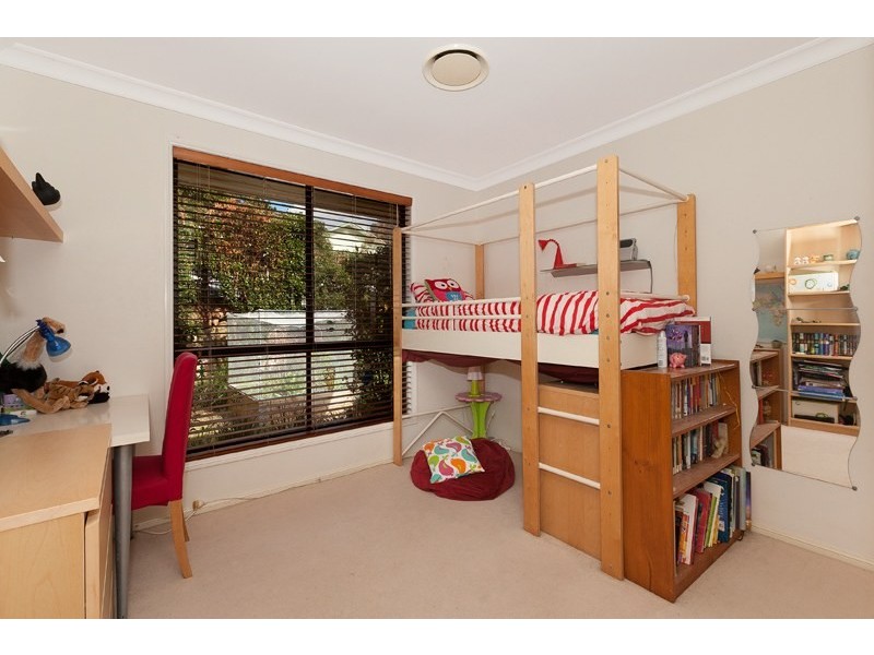 3 Treetop Close, Chapel Hill QLD 4069