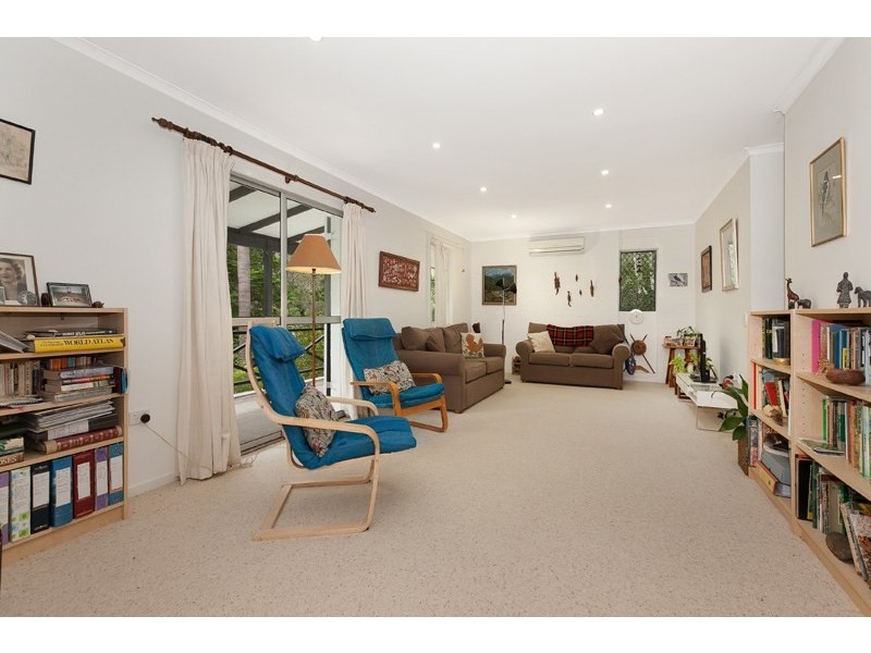 15  Conebush Crescent, Bellbowrie QLD 4070