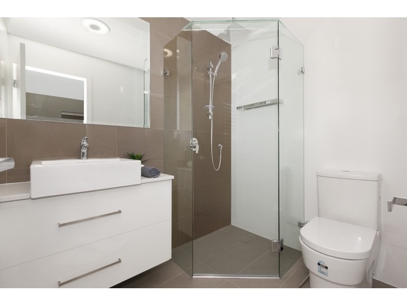 85 Queens Road, Everton Hills QLD 4053