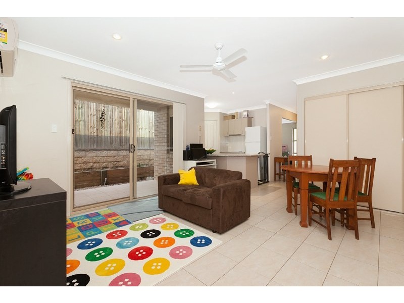 8 Oakleaf Street, Springfield Lakes QLD 4300