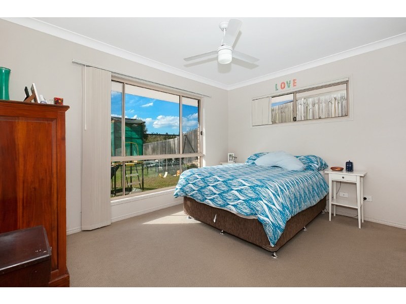 8 Oakleaf Street, Springfield Lakes QLD 4300