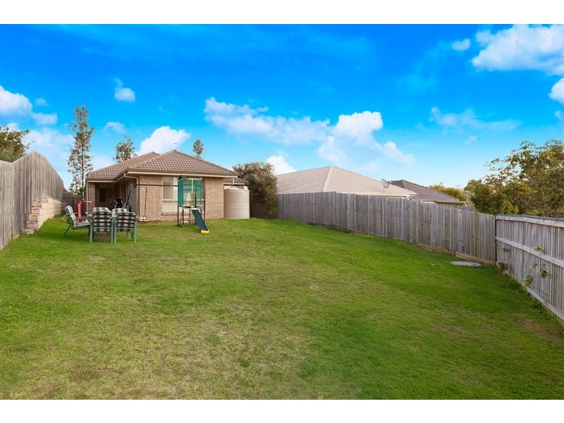8 Oakleaf Street, Springfield Lakes QLD 4300