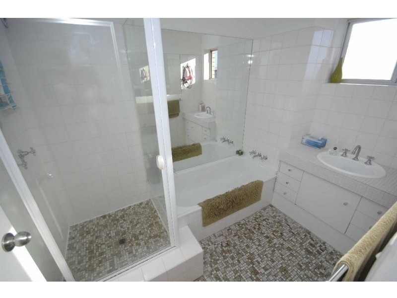 8/10 Rogoona Street, Morningside QLD 4170