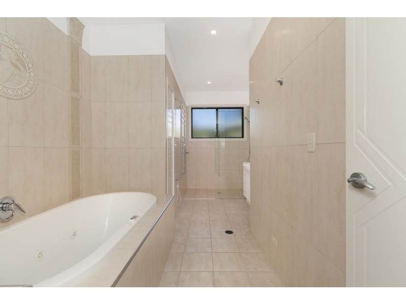 43 Lilley Road, Bardon QLD 4065