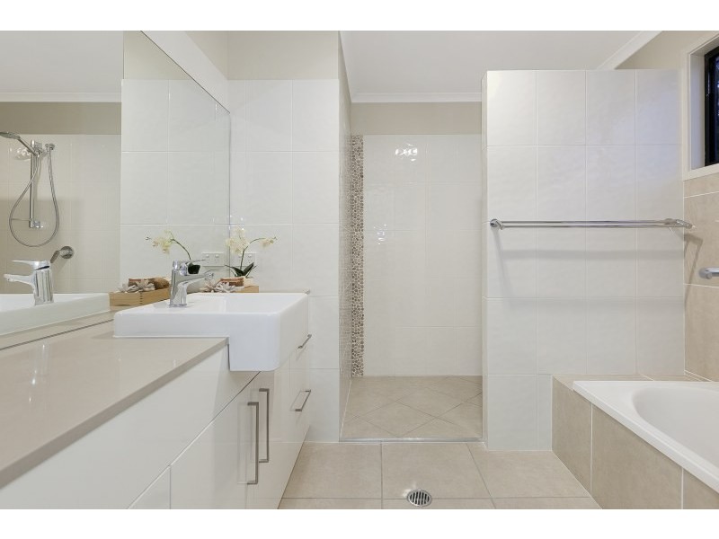 236 Blaker Road, Keperra QLD 4054