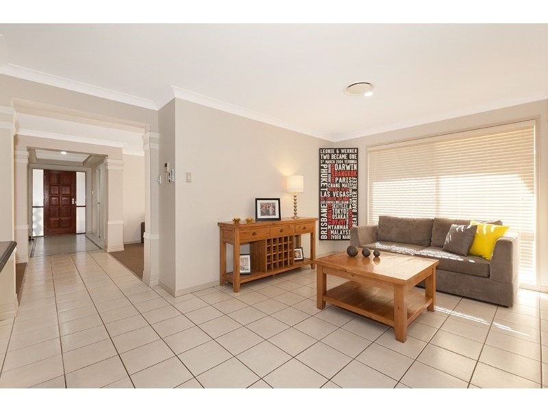 16 Dalewood Place, Moggill QLD 4070