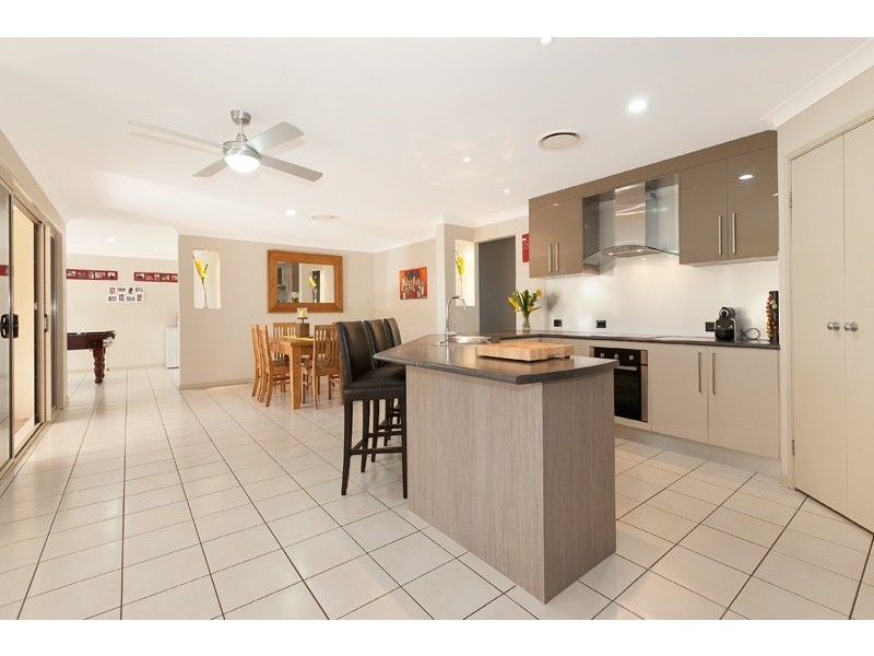 16 Dalewood Place, Moggill QLD 4070