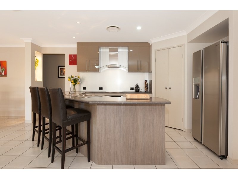 16 Dalewood Place, Moggill QLD 4070