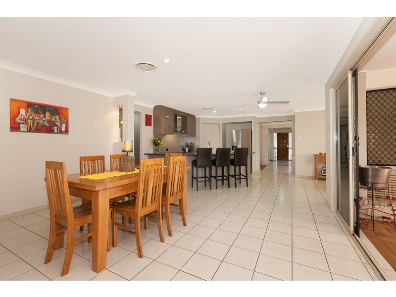 16 Dalewood Place, Moggill QLD 4070